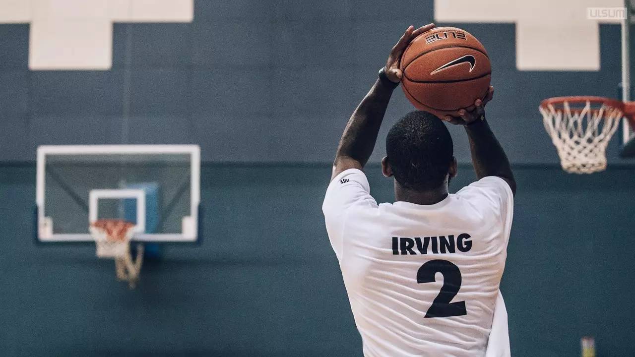 他利用身高 他利用身高