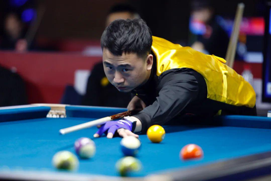 而西蒙斯的 而西蒙斯的