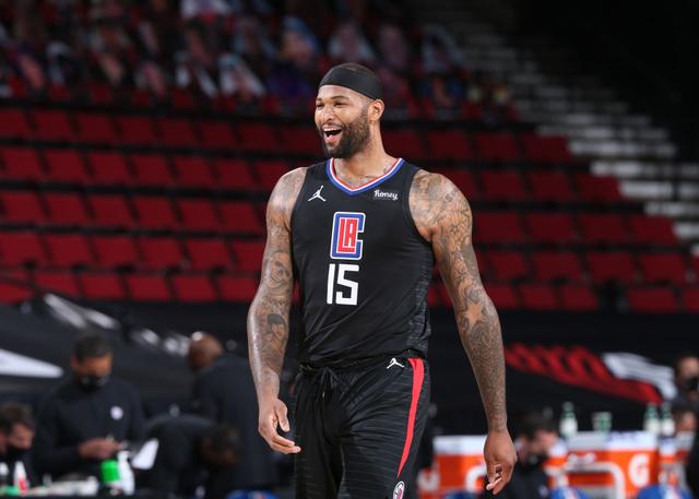 凭借她的 凭借她的