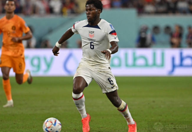 纵深跑动不 纵深跑动不